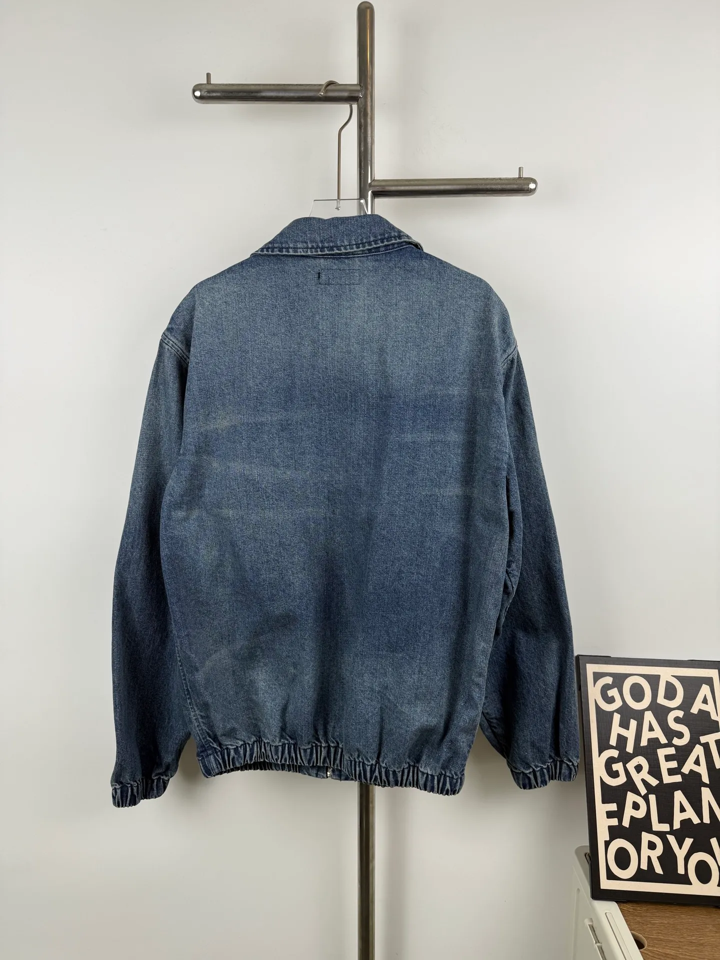 P360 model number K4 Ralph Lauren/Ralph Lauren 25 spring and autumn new Bayport washed denim jackets are the same for men and women. The top replica version is different from the market currency. Imported 10,000-needle embroidery, full of details. Different from the ordinary version in the market, don’t be confused. Re-engraving is not embarrassing, whoever fakes it is embarrassed. The same style can be used by both men and women. Size: S M L XL